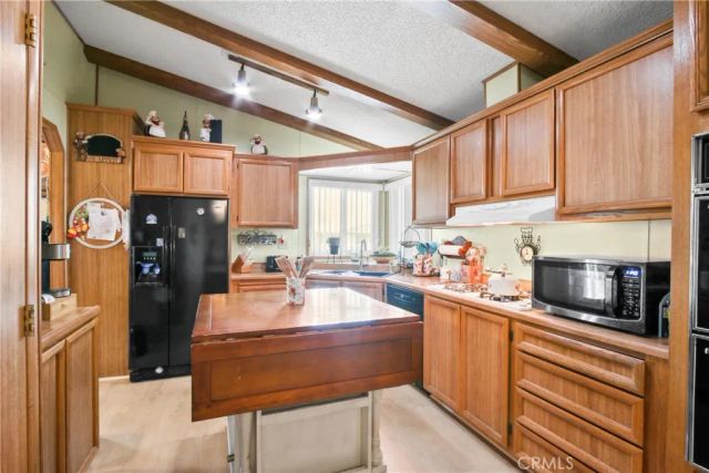 1300 W Menlo 217, Hemet, CA 92543