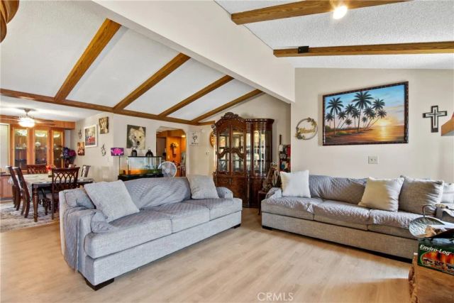 1300 W Menlo 217, Hemet, CA 92543