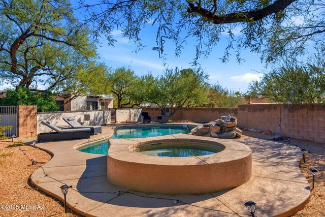 3339 N Calle Poco, Tucson, AZ 85750