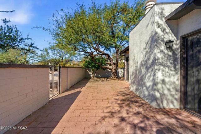 3339 N Calle Poco, Tucson, AZ 85750