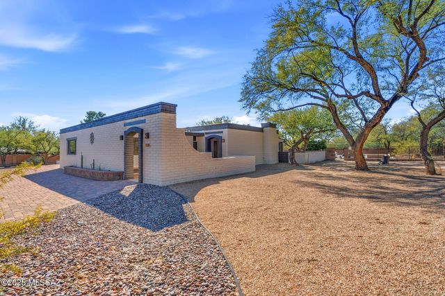 3339 N Calle Poco, Tucson, AZ 85750