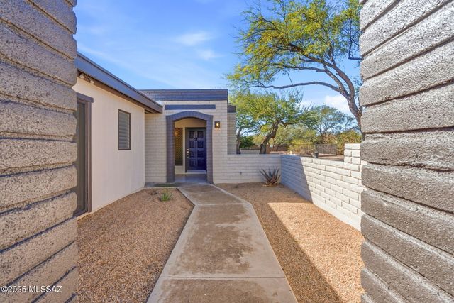 3339 N Calle Poco, Tucson, AZ 85750