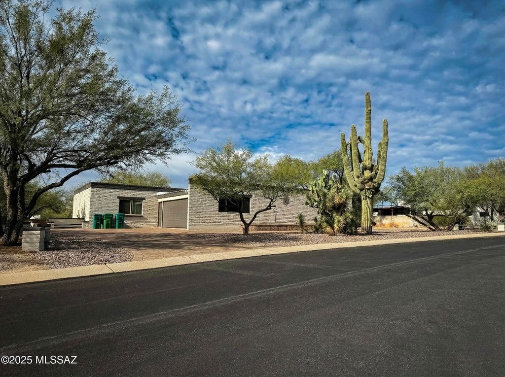 3339 N Calle Poco, Tucson, AZ 85750