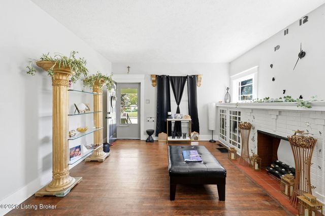 4608 S 3rd St, Louisville, KY 40214