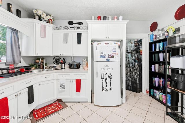 4608 S 3rd St, Louisville, KY 40214