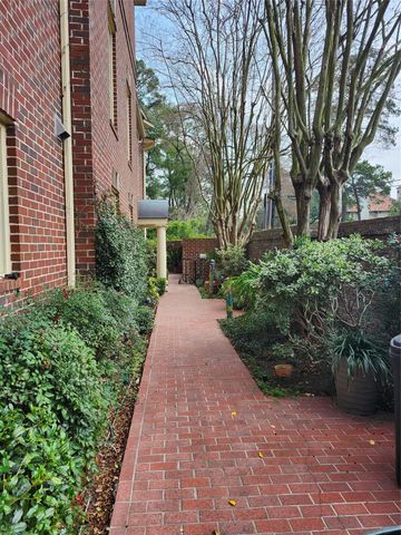 1 Pine Briar Circle, Houston, TX 77056