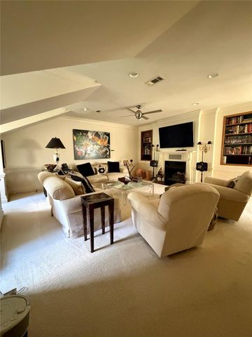 1 Pine Briar Circle, Houston, TX 77056