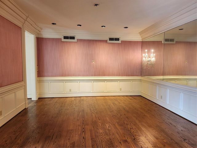 1 Pine Briar Circle, Houston, TX 77056