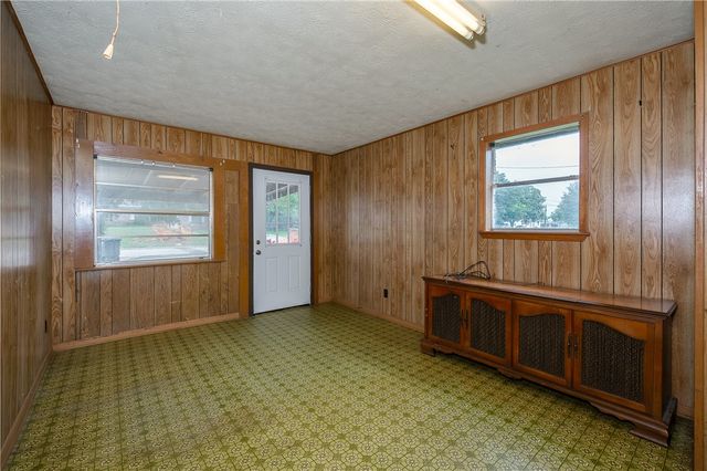 504 North Echols Street, Caldwell, TX 77836