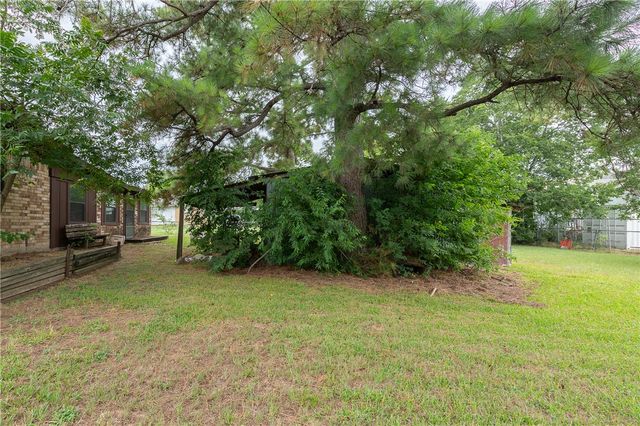 504 North Echols Street, Caldwell, TX 77836