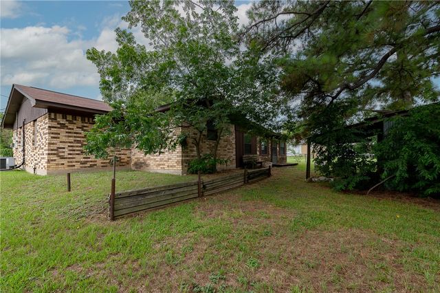 504 North Echols Street, Caldwell, TX 77836
