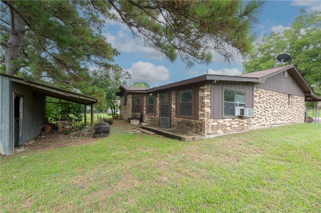 504 North Echols Street, Caldwell, TX 77836