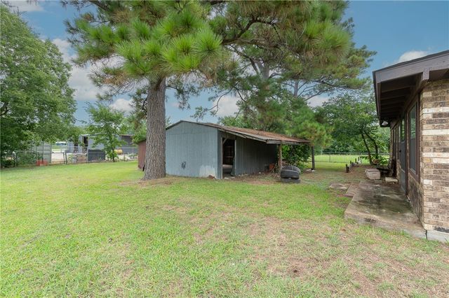 504 North Echols Street, Caldwell, TX 77836