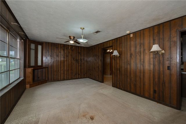 504 North Echols Street, Caldwell, TX 77836