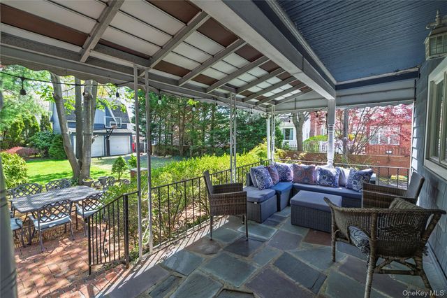 75 Lee Avenue, Rockville Centre, NY 11570