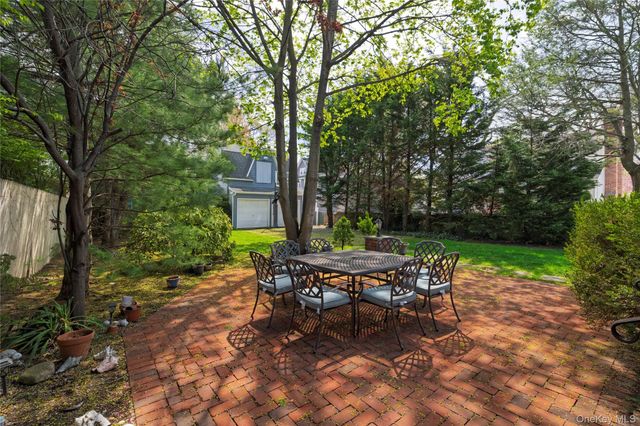 75 Lee Avenue, Rockville Centre, NY 11570
