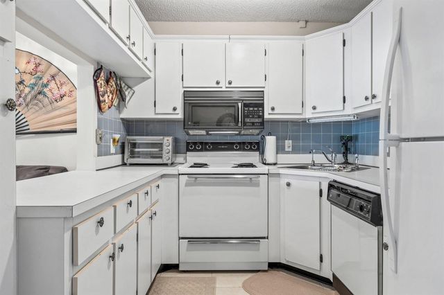 2732 SW Matheson Avenue 112-b2, Palm City, FL 34990
