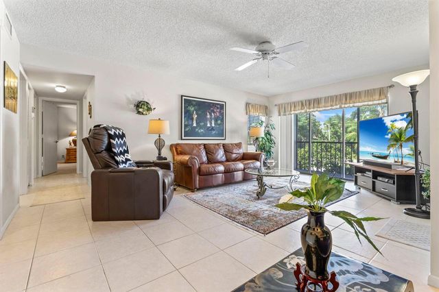 2732 SW Matheson Avenue 112-b2, Palm City, FL 34990