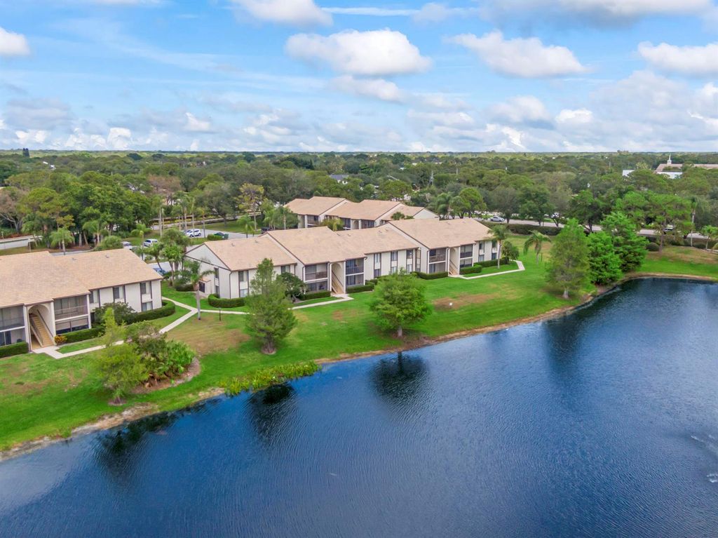 2732 SW Matheson Avenue 112-b2, Palm City, FL 34990