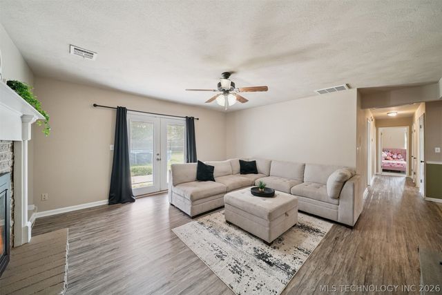 120 Granada Place, Mannford, OK 74044