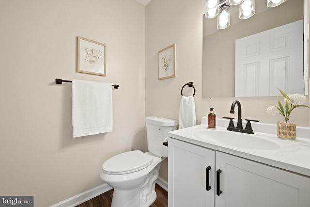 10 STANDISH CT, Charles Town, WV 25414