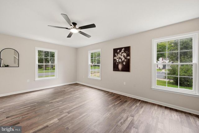 10 STANDISH CT, Charles Town, WV 25414