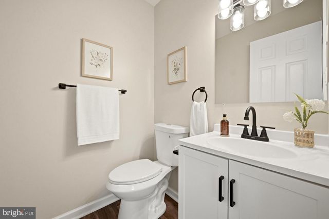 10 STANDISH CT, Charles Town, WV 25414