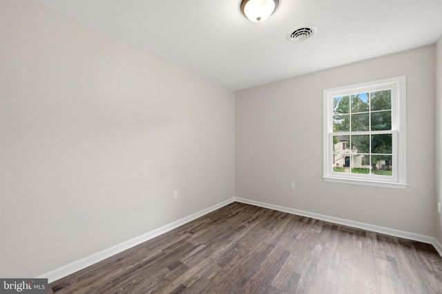 10 STANDISH CT, Charles Town, WV 25414