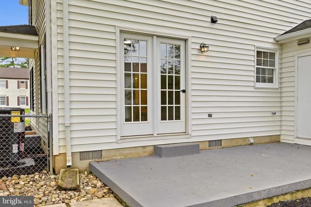 10 STANDISH CT, Charles Town, WV 25414