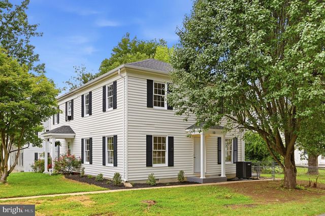10 STANDISH CT, Charles Town, WV 25414