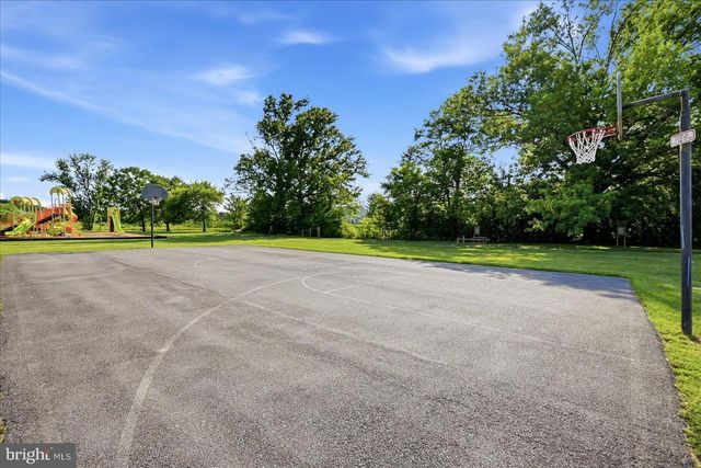 10 STANDISH CT, Charles Town, WV 25414