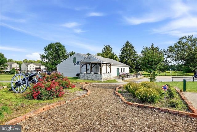 10 STANDISH CT, Charles Town, WV 25414