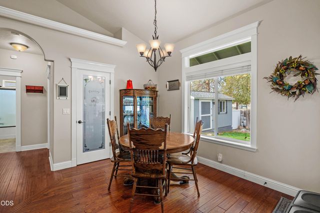 308 SW Hudson Lane, Grants Pass, OR 97526