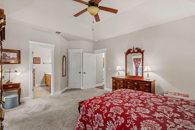 308 SW Hudson Lane, Grants Pass, OR 97526