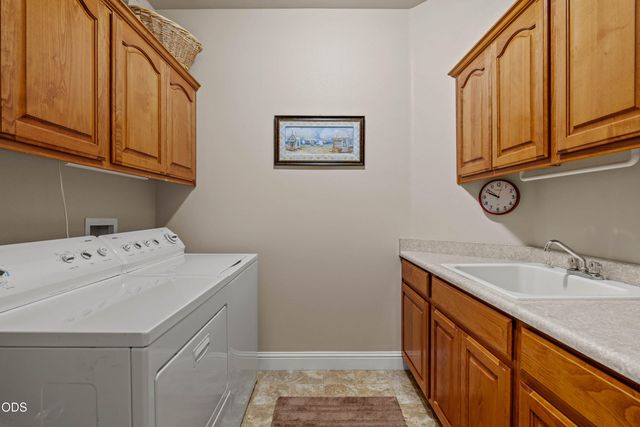 308 SW Hudson Lane, Grants Pass, OR 97526
