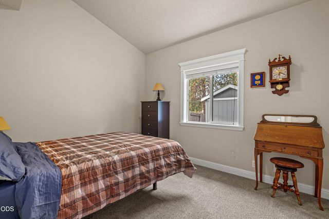 308 SW Hudson Lane, Grants Pass, OR 97526