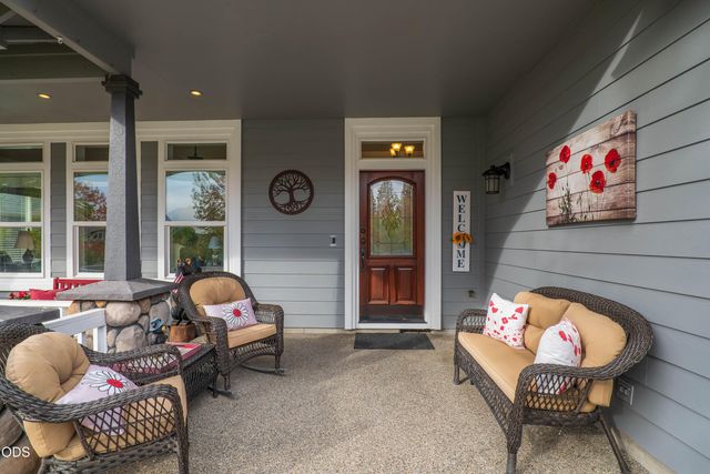 308 SW Hudson Lane, Grants Pass, OR 97526