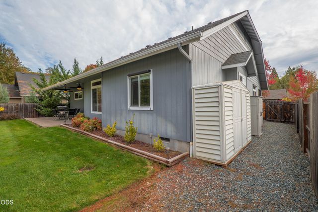 308 SW Hudson Lane, Grants Pass, OR 97526