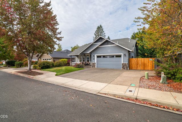 308 SW Hudson Lane, Grants Pass, OR 97526