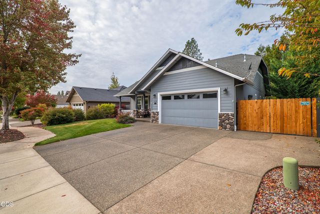 308 SW Hudson Lane, Grants Pass, OR 97526