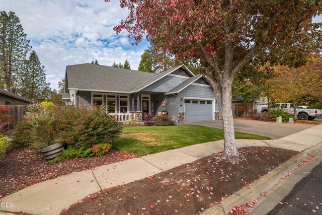 308 SW Hudson Lane, Grants Pass, OR 97526