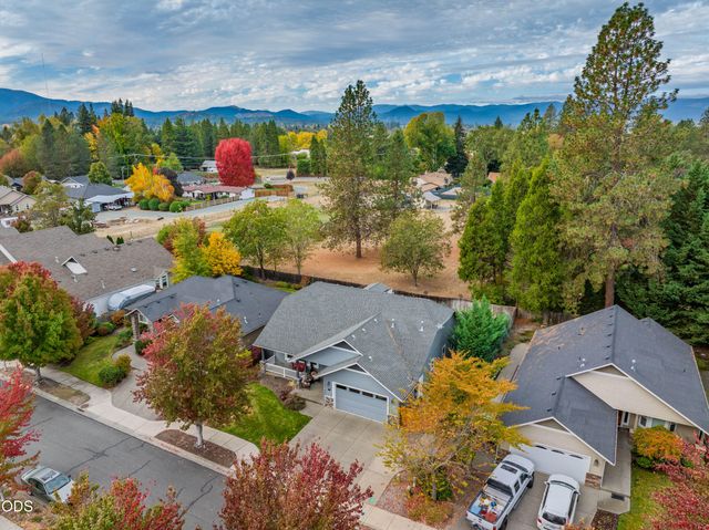308 SW Hudson Lane, Grants Pass, OR 97526