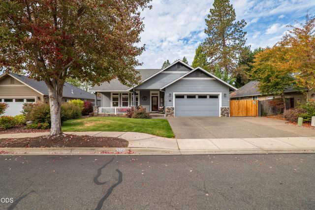308 SW Hudson Lane, Grants Pass, OR 97526