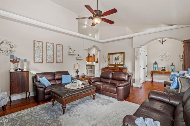 308 SW Hudson Lane, Grants Pass, OR 97526
