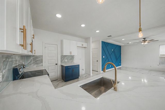 4617 Merida Avenue, Fort Worth, TX 76115
