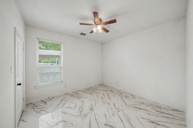 4617 Merida Avenue, Fort Worth, TX 76115