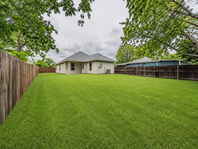 4617 Merida Avenue, Fort Worth, TX 76115