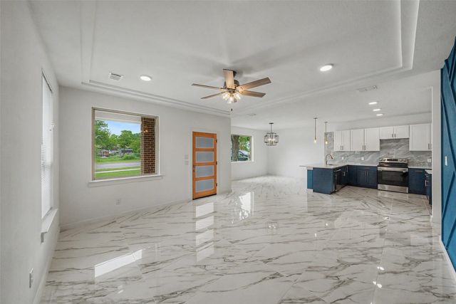 4617 Merida Avenue, Fort Worth, TX 76115
