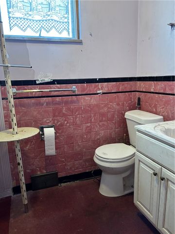 1807 Jenny Lind St, Mckeesport, PA 15132