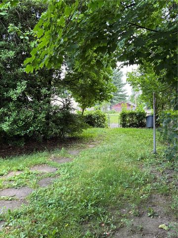1807 Jenny Lind St, Mckeesport, PA 15132